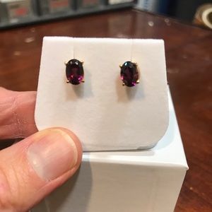 10kt yellow gold Rhodolite Garnet stud earrings